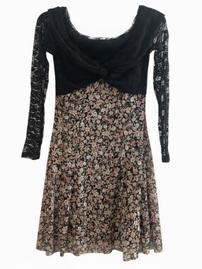 Vintage 90’s style No Comments floral with mesh sleeves dress